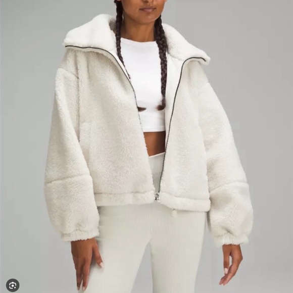 lululemon athletica Jackets & Blazers - Lululemon Cinchable Oversized Fleece Zip-Up White Opal - size 6 EUC Teddy Jacket